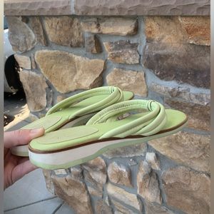 Talbots Y2K green flip flops small normal wear and tear but no big flaws